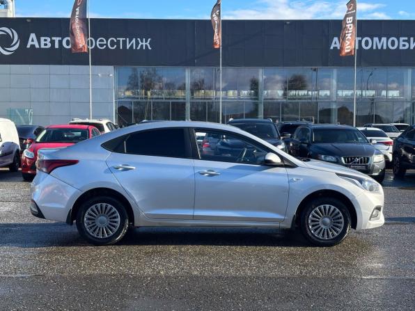 Hyundai Solaris II с пробегом 2018 года, цена 859 000 рублей, 170001 км, седан, Автокод Объявления