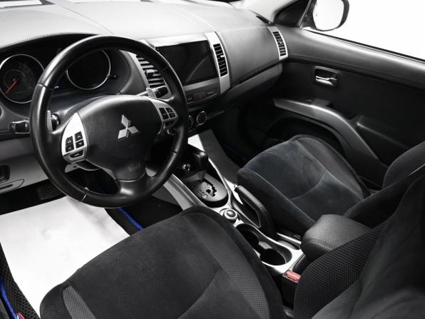 Mitsubishi Outlander II Рестайлинг с пробегом 2011 года, цена 995 000 рублей, 383295 км, внедорожник, Автокод Объявления