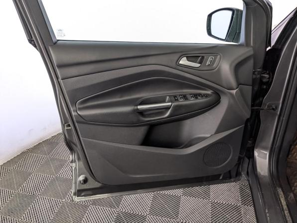 Ford Kuga II с пробегом 2016 года, цена 1 765 000 рублей, 79058 км, внедорожник, Автокод Объявления