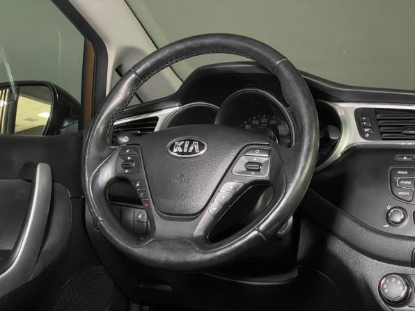 Kia Ceed II с пробегом 2015 года, цена 1 299 000 рублей, 160884 км, универсал, Автокод Объявления