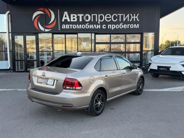 Volkswagen Polo V Рестайлинг с пробегом 2016 года, цена 1 049 000 рублей, 131965 км, седан, Автокод Объявления