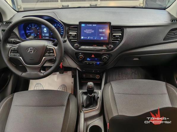 Hyundai Solaris II Рестайлинг с пробегом 2021 года, цена 1 418 000 рублей, 132000 км, седан, Автокод Объявления