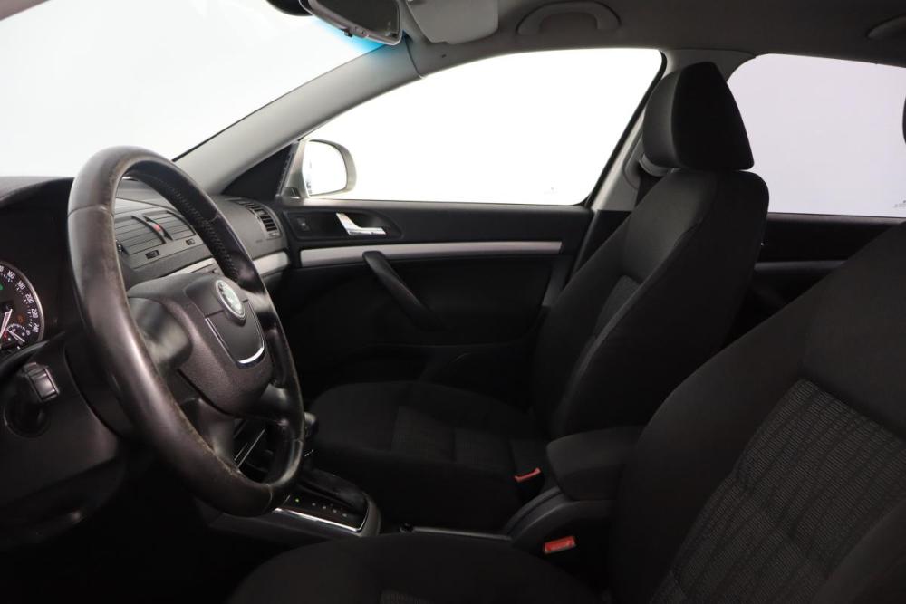 Skoda Octavia II (A5) Рестайлинг Санкт-Петербург  - изображение 8