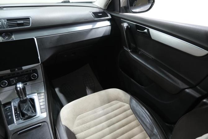 Volkswagen Passat B7 с пробегом 2011 года, цена 999 000 рублей, 371000 км, седан, Автокод Объявления