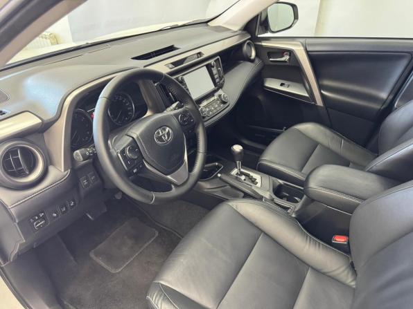 Toyota RAV4 IV (XA40) Рестайлинг с пробегом 2017 года, цена 2 330 000 рублей, 181431 км, внедорожник, Автокод Объявления