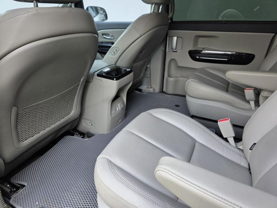 Kia Carnival III Москва  - изображение 10