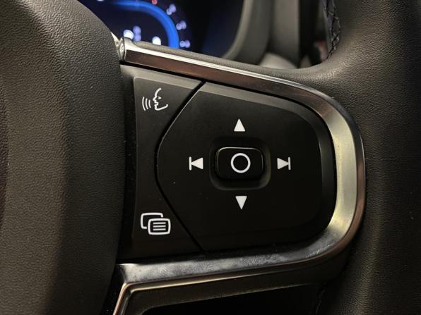 Volvo XC60 II Рестайлинг с пробегом 2021 года, цена 4 150 000 рублей, 25000 км, внедорожник, Автокод Объявления