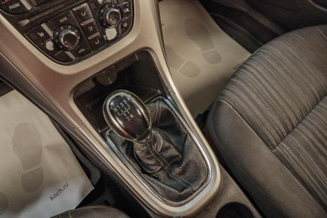 Opel Astra J с пробегом 2010 года, цена 579 000 рублей, 241000 км, хэтчбек, Автокод Объявления