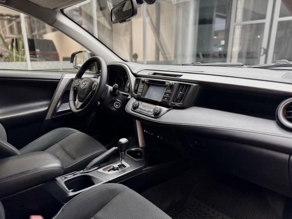 Toyota RAV4 IV (XA40) Рестайлинг с пробегом 2016 года, цена 2 610 000 рублей, 100601 км, внедорожник, Автокод Объявления