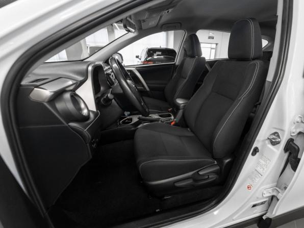 Toyota RAV4 IV (XA40) Рестайлинг с пробегом 2018 года, цена 2 670 000 рублей, 53034 км, внедорожник, Автокод Объявления