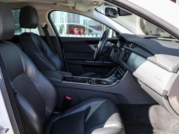 Jaguar XF II с пробегом 2018 года, цена 2 650 000 рублей, 126897 км, седан, Автокод Объявления