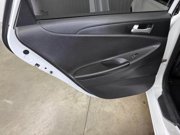 Hyundai Sonata VI (YF) с пробегом 2012 года, цена 997 000 рублей, 267000 км, седан, Автокод Объявления