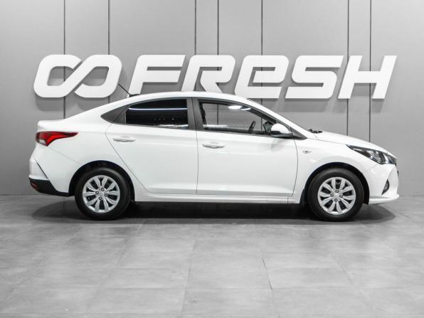 Hyundai Solaris II Рестайлинг с пробегом 2020 года, цена 1 609 000 рублей, 75965 км, седан, Автокод Объявления