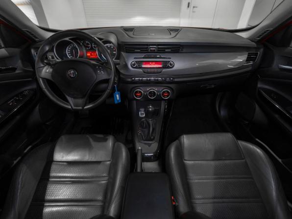 Alfa Romeo Giulietta III с пробегом 2013 года, цена 995 000 рублей, 146225 км, хэтчбек, Автокод Объявления