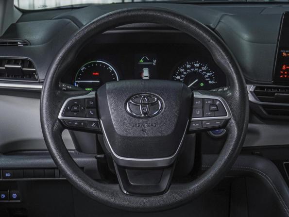 Toyota Sienna IV с пробегом 2021 года, цена 4 187 000 рублей, 81323 км, минивэн, Автокод Объявления