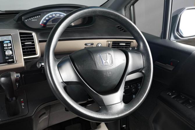 Honda Freed I с пробегом 2011 года, цена 1 249 000 рублей, 160000 км, компактвэн, Автокод Объявления