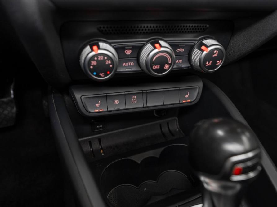 Audi A1 I (8X) Москва  - изображение 18