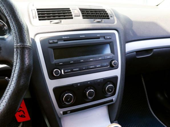 Skoda Octavia II (A5) Рестайлинг с пробегом 2011 года, цена 429 000 рублей, 360254 км, лифтбек, Автокод Объявления