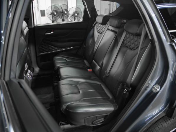 Hyundai Santa Fe IV Рестайлинг с пробегом 2021 года, цена 3 700 000 рублей, 105684 км, внедорожник, Автокод Объявления