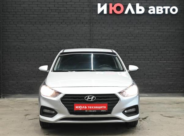 Hyundai Solaris II с пробегом 2017 года, цена 1 375 000 рублей, 138214 км, седан, Автокод Объявления