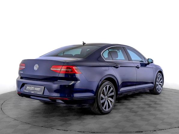 Volkswagen Passat B8 с пробегом 2019 года, цена 2 400 000 рублей, 128087 км, седан, Автокод Объявления