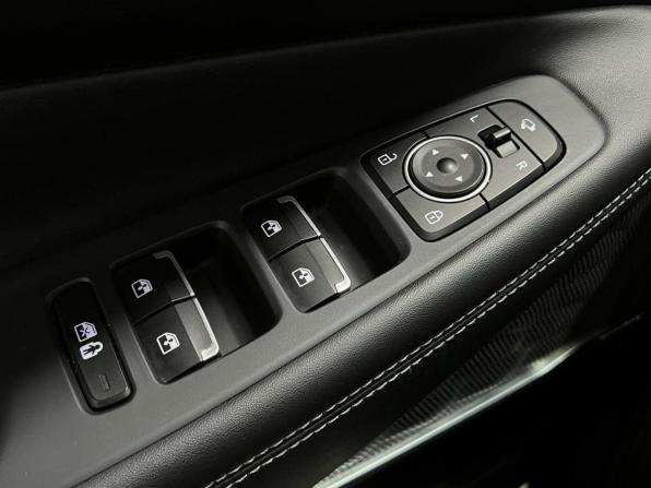 Hyundai Santa Fe IV Рестайлинг с пробегом 2023 года, цена 3 870 000 рублей, 63404 км, внедорожник, Автокод Объявления