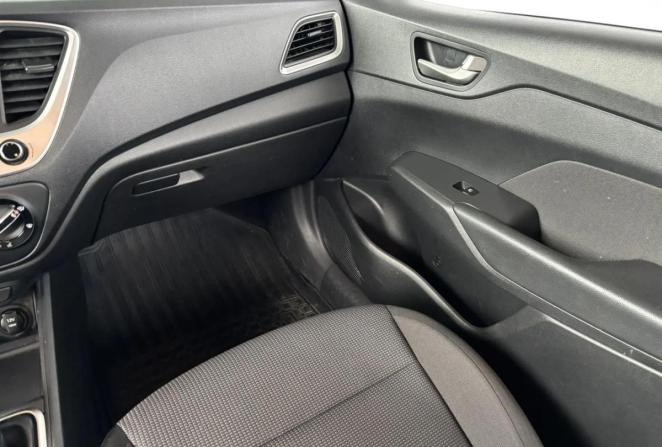 Hyundai Solaris II с пробегом 2018 года, цена 1 345 000 рублей, 115691 км, седан, Автокод Объявления