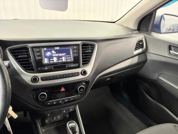 Hyundai Solaris II с пробегом 2017 года, цена 1 297 000 рублей, 168520 км, седан, Автокод Объявления