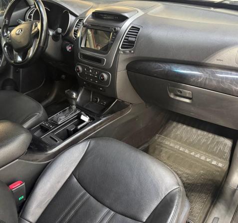 Kia Sorento II Рестайлинг с пробегом 2018 года, цена 1 750 000 рублей, 181372 км, внедорожник, Автокод Объявления