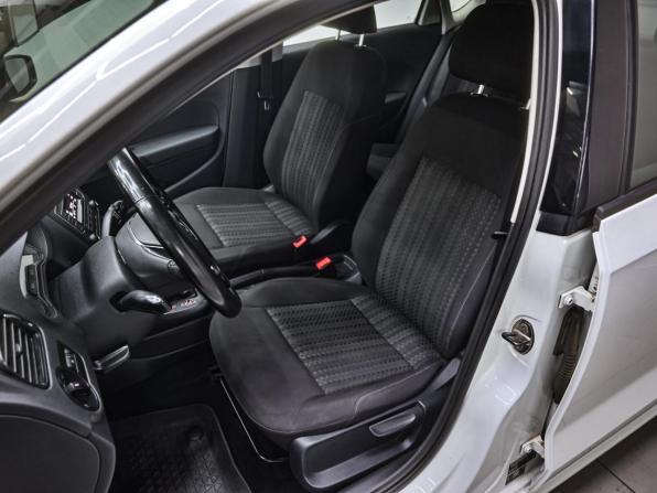 Volkswagen Polo V Рестайлинг с пробегом 2016 года, цена 989 000 рублей, 198982 км, седан, Автокод Объявления