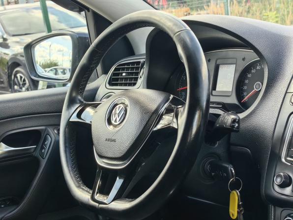 Volkswagen Polo V Рестайлинг с пробегом 2017 года, цена 929 000 рублей, 191000 км, седан, Автокод Объявления