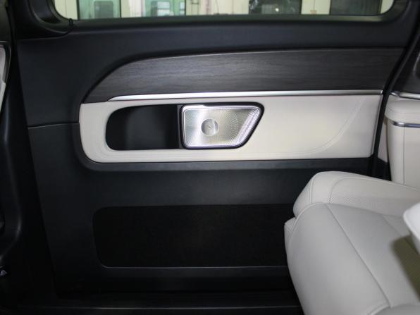 Новый Mercedes-Benz V-Класс III (W447) Рестайлинг 2 2026 года, цена 14 520 000 рублей, минивэн, Автокод Объявления
