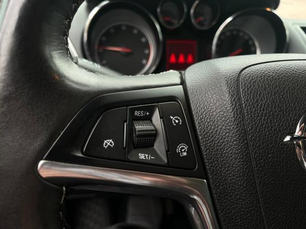 Opel Mokka I с пробегом 2014 года, цена 1 099 000 рублей, 158000 км, внедорожник, Автокод Объявления