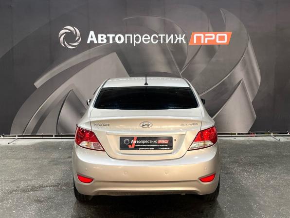 Hyundai Solaris I с пробегом 2013 года, цена 740 000 рублей, 117833 км, седан, Автокод Объявления