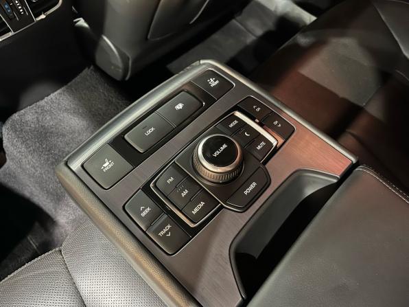 Hyundai Genesis II с пробегом 2015 года, цена 1 650 000 рублей, 208633 км, седан, Автокод Объявления