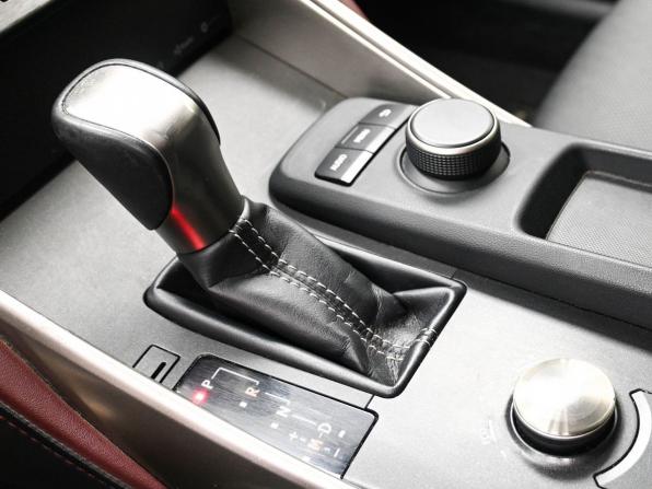 Lexus IS III Рестайлинг с пробегом 2019 года, цена 2 599 000 рублей, 129259 км, седан, Автокод Объявления
