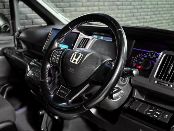 Honda Stepwgn IV с пробегом 2011 года, цена 1 430 000 рублей, 248427 км, минивэн, Автокод Объявления