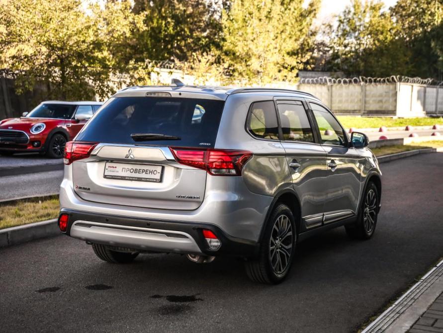 Mitsubishi Outlander III Рестайлинг 2 Санкт-Петербург  - изображение 6