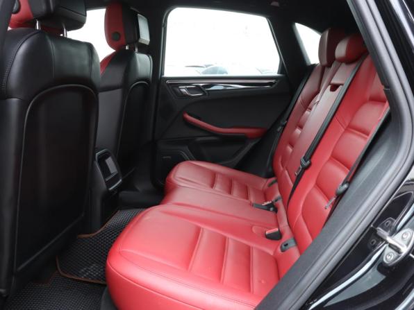 Porsche Macan I с пробегом 2015 года, цена 3 300 000 рублей, 109312 км, внедорожник, Автокод Объявления