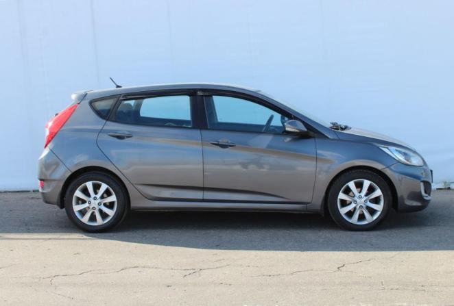 Hyundai Solaris I с пробегом 2012 года, цена 870 000 рублей, 180551 км, хэтчбек, Автокод Объявления