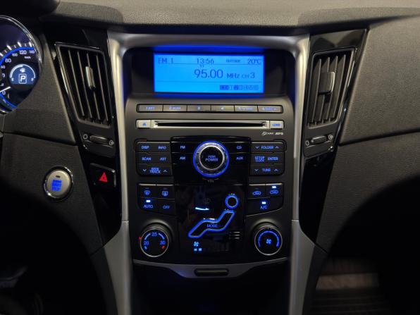 Hyundai Sonata VI (YF) с пробегом 2011 года, цена 949 000 рублей, 213136 км, седан, Автокод Объявления