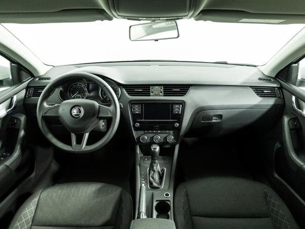Skoda Octavia III (A7) Рестайлинг с пробегом 2019 года, цена 1 599 700 рублей, 142426 км, лифтбек, Автокод Объявления