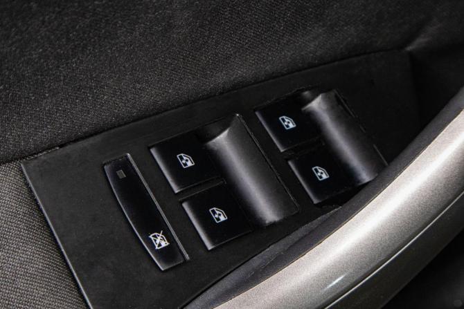 Opel Astra J с пробегом 2011 года, цена 649 000 рублей, 193867 км, хэтчбек, Автокод Объявления