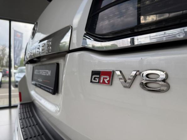 Toyota Land Cruiser 200 Series Рестайлинг 1 с пробегом 2015 года, цена 4 280 000 рублей, 161000 км, внедорожник, Автокод Объявления