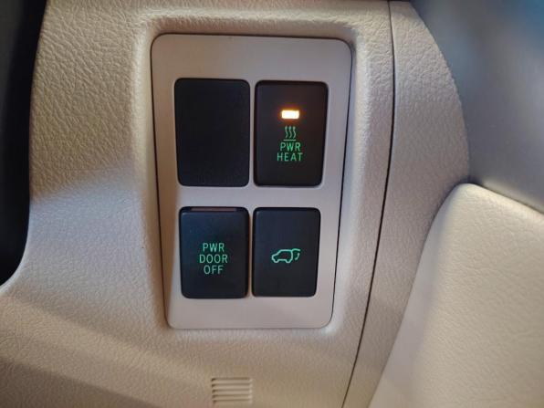 Toyota Land Cruiser 200 Series Рестайлинг 1 с пробегом 2015 года, цена 4 404 000 рублей, 230180 км, внедорожник, Автокод Объявления