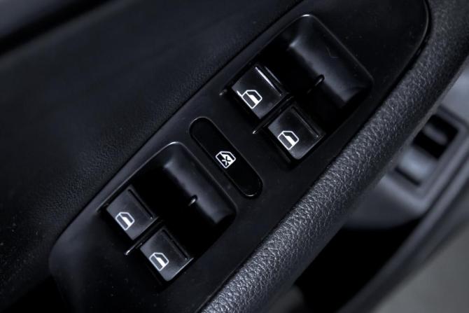 Volkswagen Jetta VI с пробегом 2012 года, цена 810 000 рублей, 198045 км, седан, Автокод Объявления