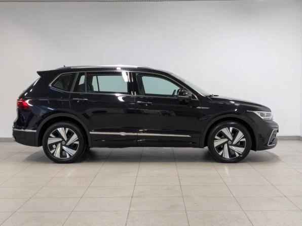 Volkswagen Tiguan II Рестайлинг (China Market) с пробегом 2023 года, цена 4 240 000 рублей, 28088 км, внедорожник, Автокод Объявления