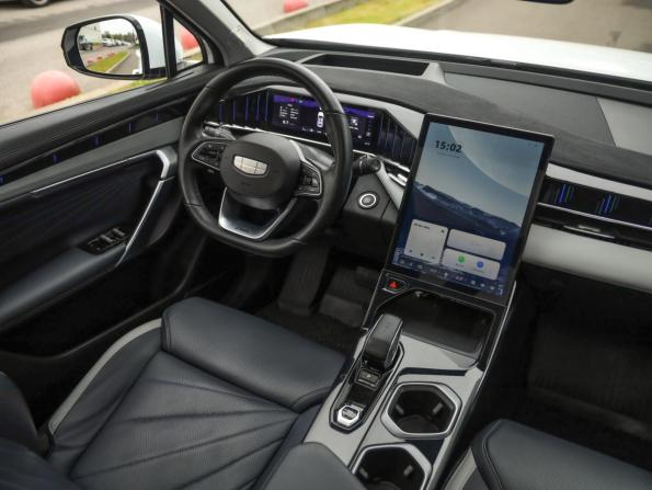 Geely Atlas II с пробегом 2023 года, цена 2 449 777 рублей, 62200 км, внедорожник, Автокод Объявления