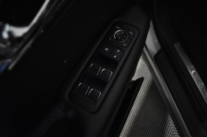 Lexus RX IV с пробегом 2017 года, цена 3 799 000 рублей, 116283 км, внедорожник, Автокод Объявления