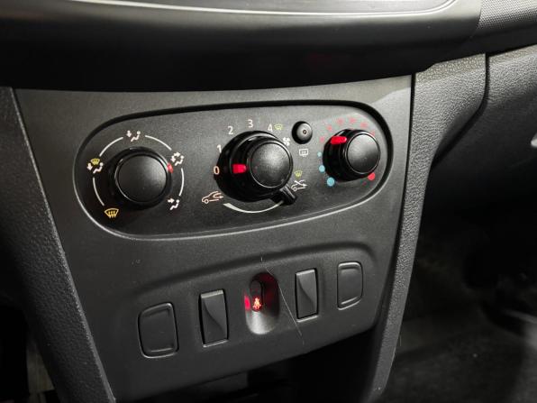 Renault Logan II с пробегом 2015 года, цена 545 000 рублей, 102400 км, седан, Автокод Объявления